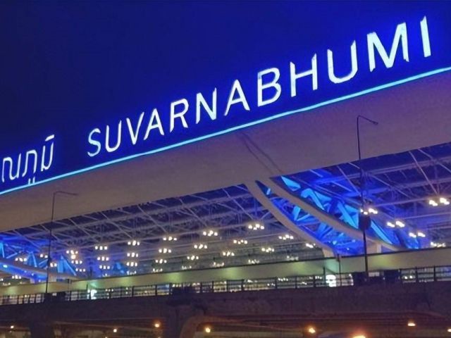 Suvarnabhumi Airport to Ayutthaya One-way Shuttle Thai Driver