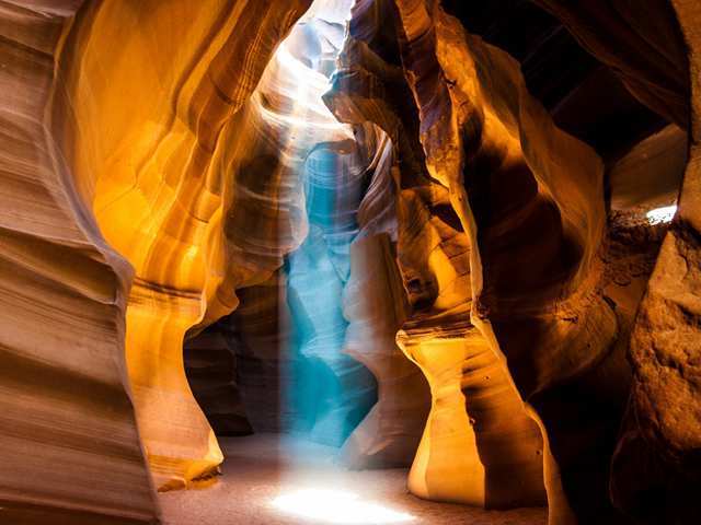 Antelope Canyon(Upper or Lower or X), Horseshoe Bend Tour from Las Vegas (Bus Tour & Lunch)