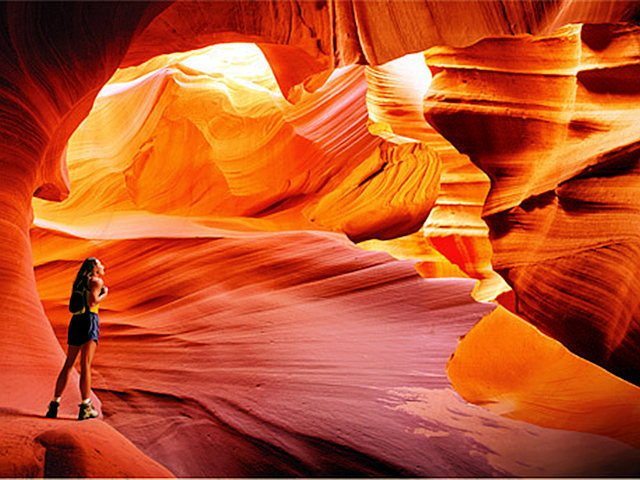 Lower Antelope Canyon Ticket & Navajo Tour Guide (X:00 or X:30 Time Slots)