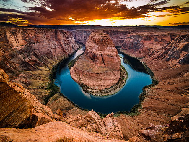 Lower Antelope Canyon + Horseshoe Bend + Lake Powell 1 Day Tour (Ticket Included)