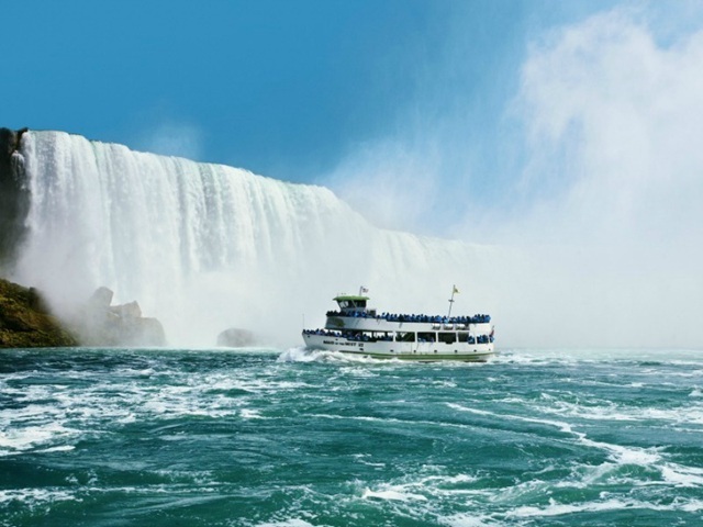 MAID OF THE MIST BOAT TOUR - American sides