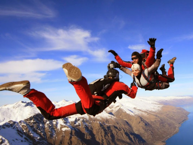 9,000 FEET Skydive Queenstown Experience by NZONE