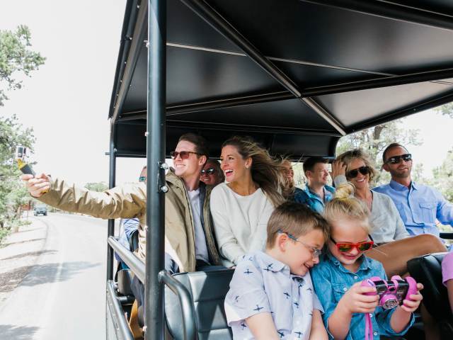 「 Private Hummer Tour」Professional Hummer Tour Optional with Hike/Sunset Hummer Tour around the Rim of Grand Canyon National Park(Up to 13 passengers)